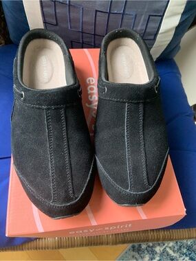 Easy Spirit  women’s Black Slip-On Comfort Clog